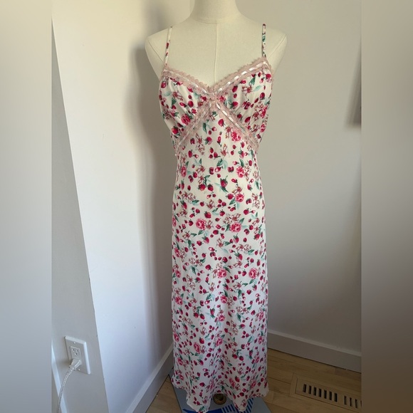BB Dakota Dresses & Skirts - Steve Madden White and Pink Floral Dress